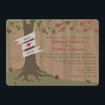 Pappe Inspirierter Apple Orchard Hochzeitsempfang Einladung<br><div class="desc">Eine Einladung zur Hochzeit im Herbst mit einer Darstellung von Apfelbäumen. Der mit Bannern ummantelte Trunk kann mit den Namen von Braut & Bräutigam angepasst werden. Die Aufnahme stammt aus Braut und Bräutigam zusammen mit ihren Familien. Hintergrund ist braunes Pappe aus Papier inspiriert.</div>