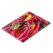 Paprikaschoten für den Chili von Heiß auf dem Baue Notizblock (Linke Seite)