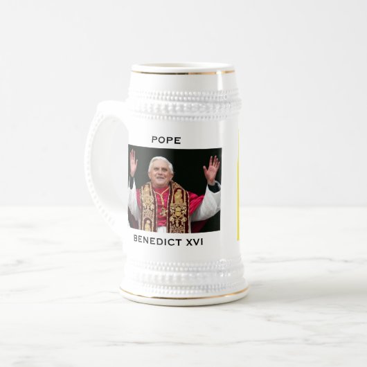 PAPST BENEDIKT XVI. BIERGLAS (Vorderseite Links)