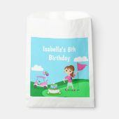 Par-T-Shirt Chibi Girl Birthday Golf Party Geschenktütchen (Vorderseite)