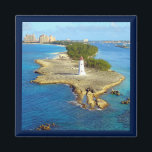 Paradise Island Light Magnet<br><div class="desc">Das Paradise Island Light ist der älteste Leuchtturm der Bahamas, der noch Schiffe in den sicheren Hafen führt und jedem, der nach Nassau fährt, einen vertrauten Anblick bietet. 2017 feiert das Paradise Island Light sein 200. Jahr. Man hört es noch das Hog Island Light, nach dem alten Namen der Barriereninsel....</div>