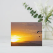 Paragleiten bei Sonnenuntergang Postkarte (Stehend Vorderseite)