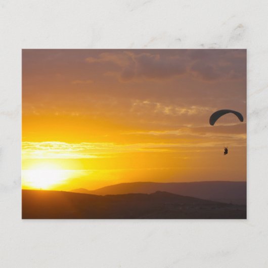 Paragleiten bei Sonnenuntergang Postkarte (Vorderseite)