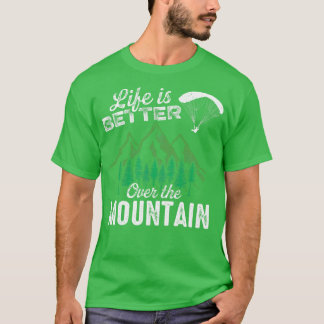 Paragliding Pilot über Berge T-Shirt