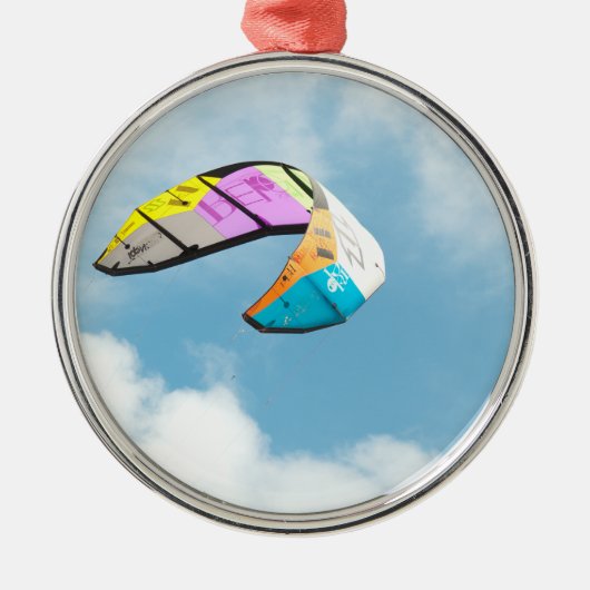 PARAGLIERUNG SILBERNES ORNAMENT (Vorne)
