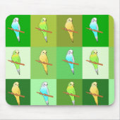 Parakeet-Grün deckte Muster mit Ziegeln Mousepad (Vorne)