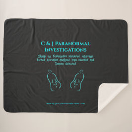 Paranormale Ermittlerin mit Geisterlogo Sherpadecke