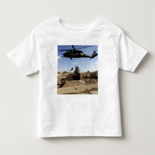 Parareskueman-Rappel aus einem HH-60 2 Kleinkind T-shirt (Vorderseite)