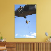 Parareskueman-Rappel aus einem HH-60 Leinwanddruck (Insitu (Wohnzimmer))