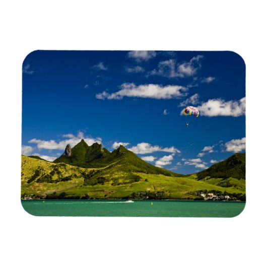 Parasailing mit Blick auf die beeindruckende Löwe Magnet (Horizontal)