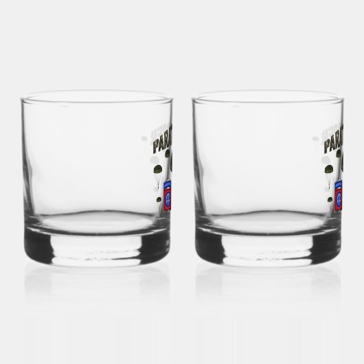 Paratrooper, 82. Im Flugzeug Whiskyglas (Rechts)