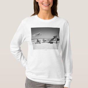 Paresev 1-A auf Lakebed mit Schleppseil-Flugzeug T-Shirt