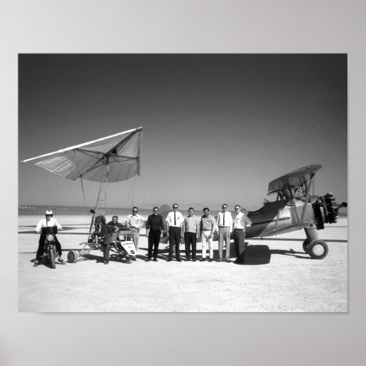 Paresev 1-A und Schleppseil Flugzeug mit Crew und Poster (Vorne)