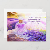 Parfümflasche im blühenden Lavendelfeld Feiertagspostkarte (Vorne/Hinten)