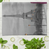 Paris B&W 2 Handtuch (Gefaltet)