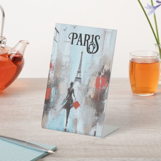 Paris Bound Woman in Schwarz Sockelschild (In SItu)