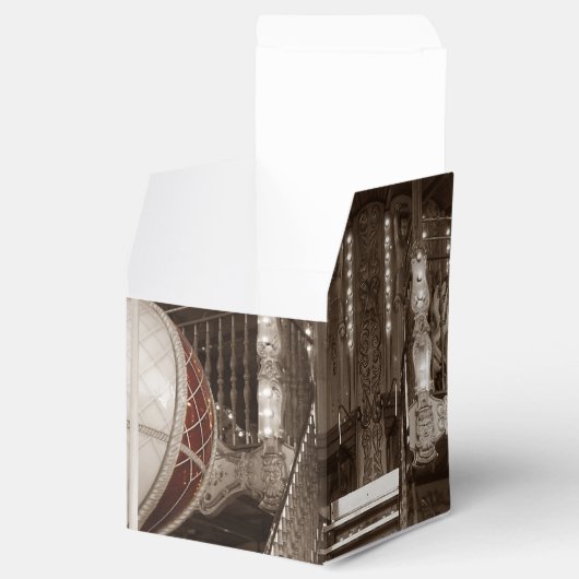 Paris Carouse Geschenkschachtel (Geöffnet)