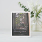 Paris Courtyard Door Postkarte (Stehend Vorderseite)