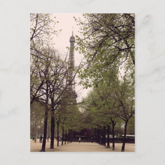 Paris durch die Bäume Postkarte
