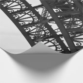 Paris Eiffel Tower Black and White Wrapping Paper Geschenkpapier (Ecke)