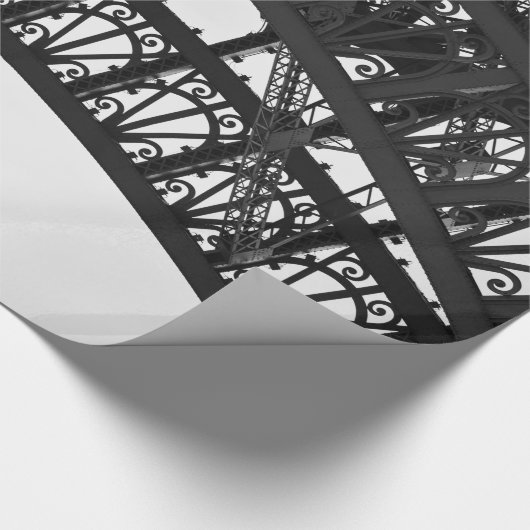 Paris Eiffel Tower Black and White Wrapping Paper Geschenkpapier (Ecke)