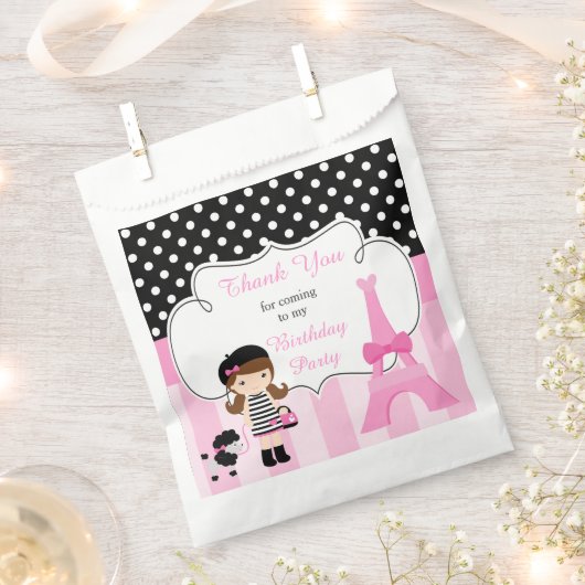 Paris Eiffel Tower Brünett Girl Geschenktütchen (Ausgeschnitten)