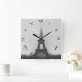 Paris Eiffel Tower Fog B&W Square Wall Clock Quadratische Wanduhr (Zuhause)
