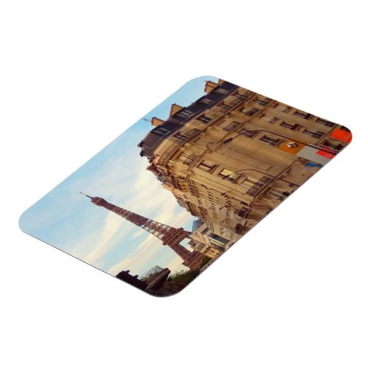Paris. Eiffelturm. Magnet (Linke Seite)