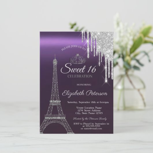 Paris Eiffelturm, Tropfen, Lila Metallic Sweet 16 Einladung (Stehend Vorderseite)