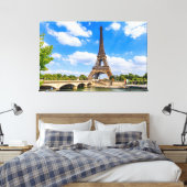 Paris, Eiffelturm und Seine, Frankreich. Leinwanddruck (Insitu (Schlafzimmer))