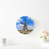 Paris, Eiffelturm und Seine, Frankreich. Runde Wanduhr (Zuhause)