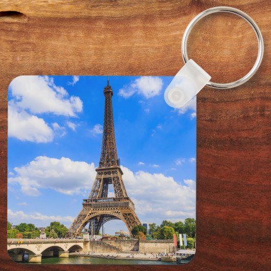 Paris, Eiffelturm und Seine, Frankreich. Schlüsselanhänger (Rückseite)