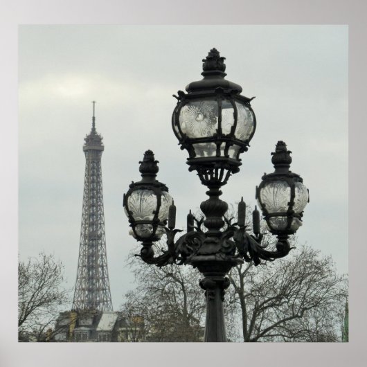 Paris Lamp Post und Eiffelturm Szene im Winter Poster (Vorne)