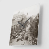 Paris: Les Halles, C1900 Quadratische Wanduhr (Winkel)