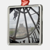 Paris Musee de Orsay Clock_.jpg Silbernes Ornament (Links)