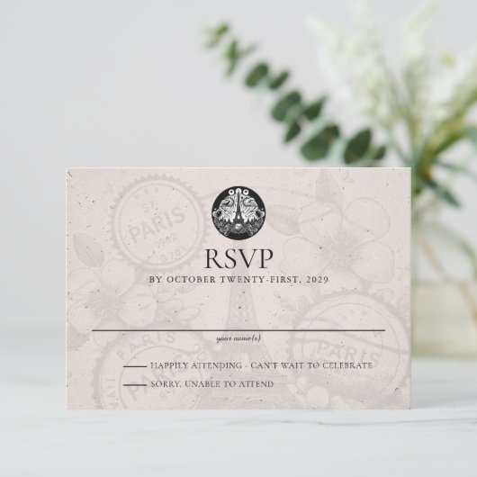 Paris Passport Wedding RSVP Card (Stehend Vorderseite)