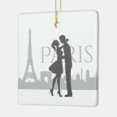 Paris Skyline Eiffel Tower Couple Liebe Weihnachte Keramikornament (Links)