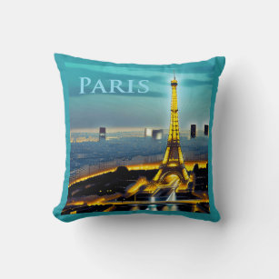 Paris unter einem türkisfarbenen Twilight Sky Kissen