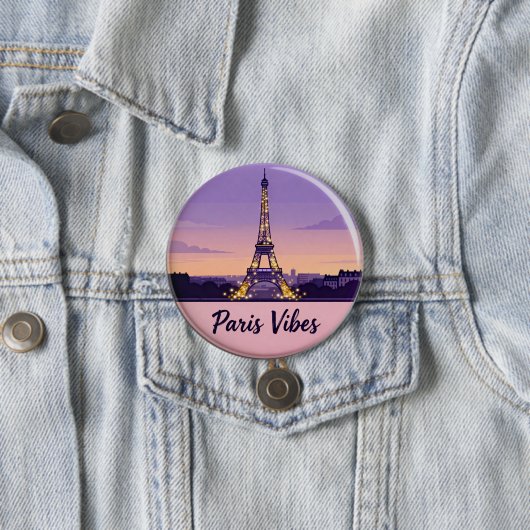 Paris Vibes Reise-Pin – Romantischer Eiffelturm Button (Beispiel)