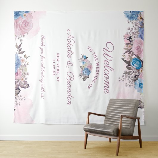 Pariser Charme Blau & Rosa Blumenzelt Begrüßung Wandteppich (Beispiel (Horizontal))