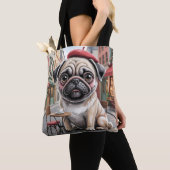 Pariser Mops im Straßenkaffeehaus Tasche (Von Nahem)