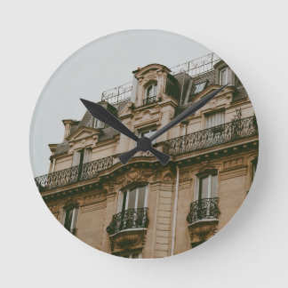 Parisian Building  Runde Wanduhr