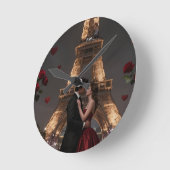 Parisian Valentines Day Runde Wanduhr (Winkel)