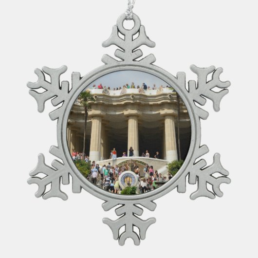 Park Guell in Barcelona Schneeflocken Zinn-Ornament (Vorderseite)