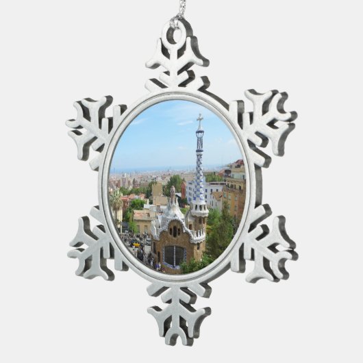 Park Guell in Barcelona Schneeflocken Zinn-Ornament (Rechts)