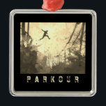 Parkhotel Delta Wellbeing Resort Ornament Aus Metall<br><div class="desc">Der Eindruck eines modernen Künstlers, in einer urbanen Hinterstraße in Sepia-Tönen Parkour zu praktizieren.</div>