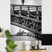 Parkour-Sportstand auf Brücke in Venedig Poster (Heimbüro)