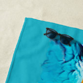 Parrot portrait on a turquoise background strandtuch (Beispiel)