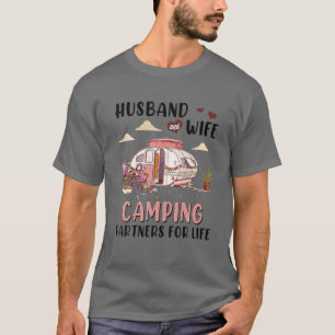 Partner für das Camping von Ehemann und Ehefrau T-Shirt