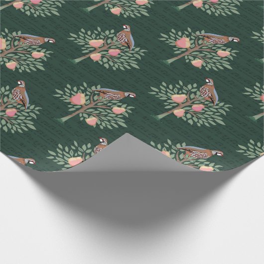 Partridge in a pear tree Christmas Carole on green Geschenkpapier (Ecke)